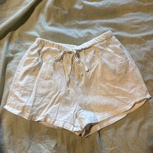 white linen shorts